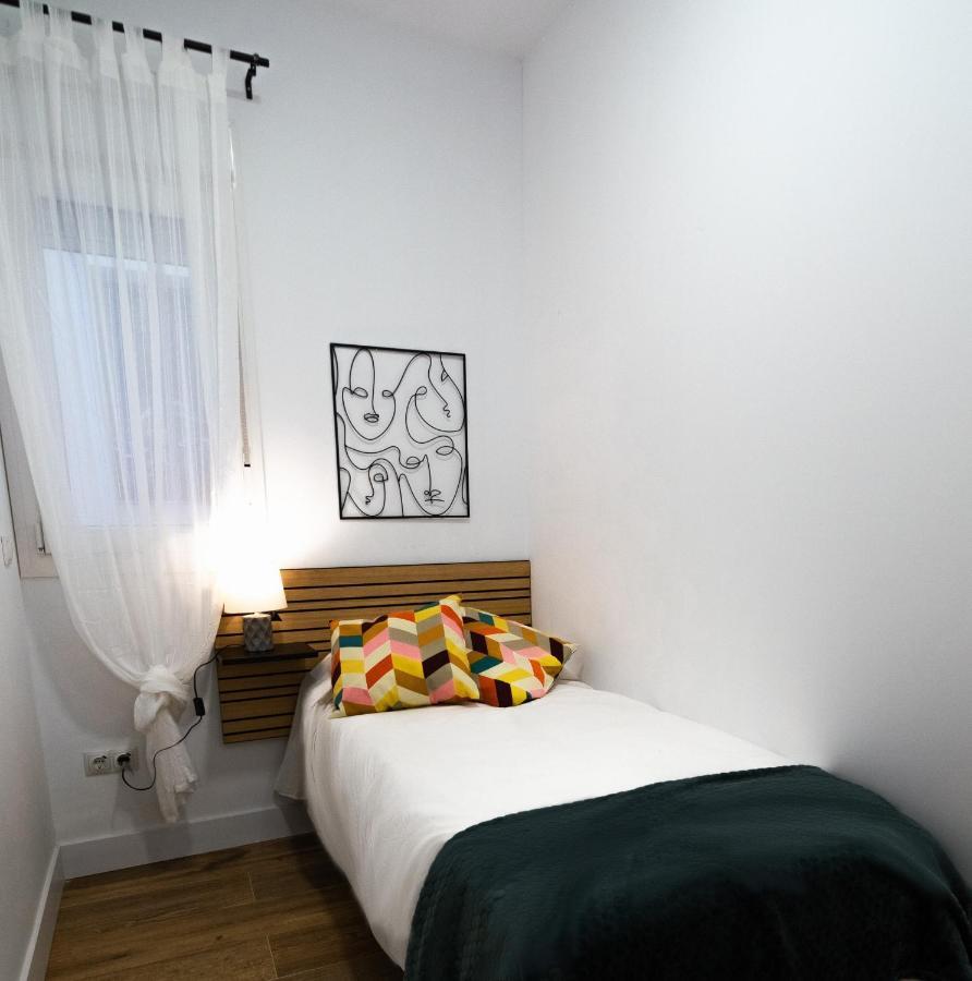 2 A 6 Pax Museos Y Ronda De Atocha Apartment มาดริด ภายนอก รูปภาพ