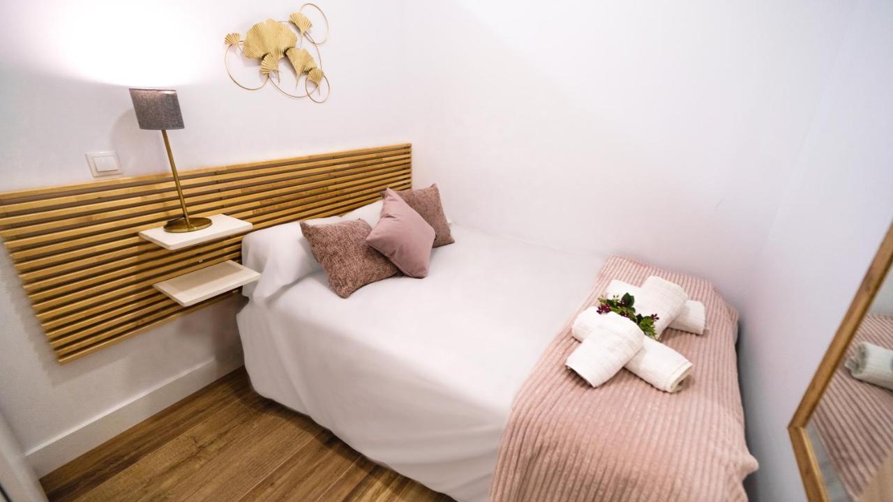 2 A 6 Pax Museos Y Ronda De Atocha Apartment มาดริด ภายนอก รูปภาพ